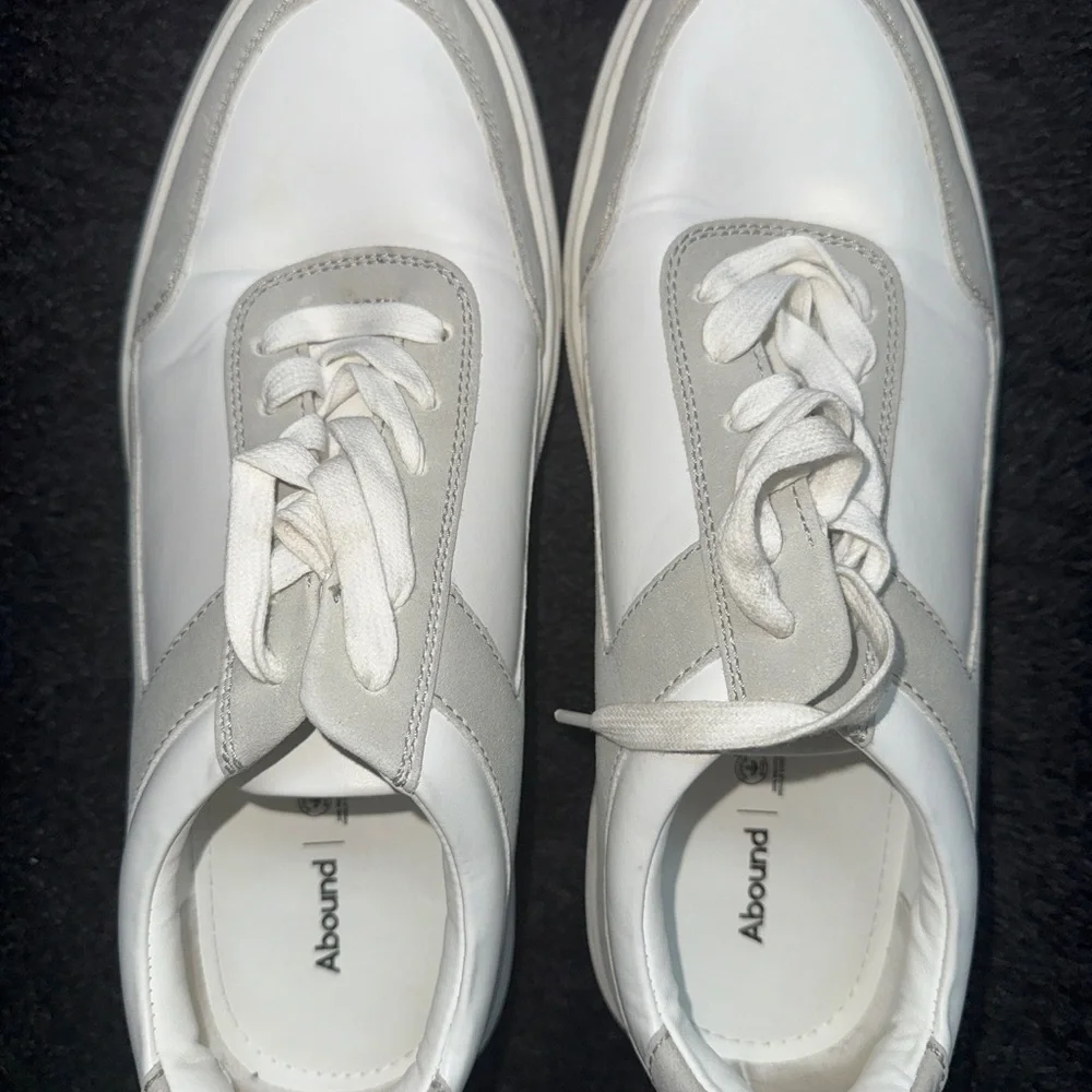 ABOUND MENS LEATHER SNEAKER SZ 10